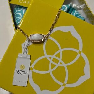 NWT Kendra Scott “Elaina” Bracelet with White Stone